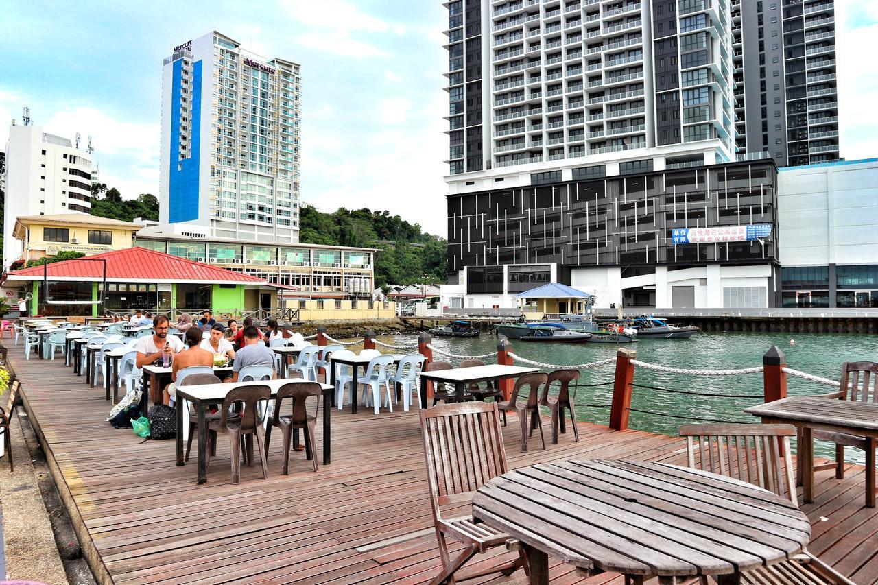 Albergue Escape Backpackers Kk Kota Kinabalu Exterior foto
