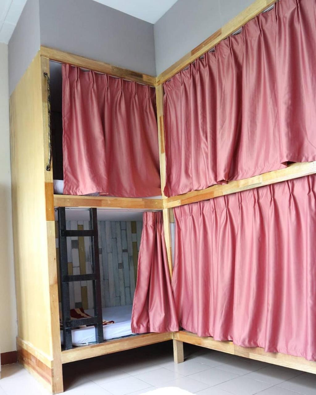 Albergue Escape Backpackers Kk Kota Kinabalu Exterior foto