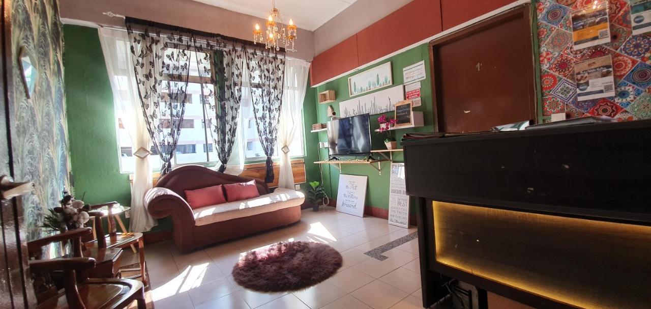 Albergue Escape Backpackers Kk Kota Kinabalu Exterior foto